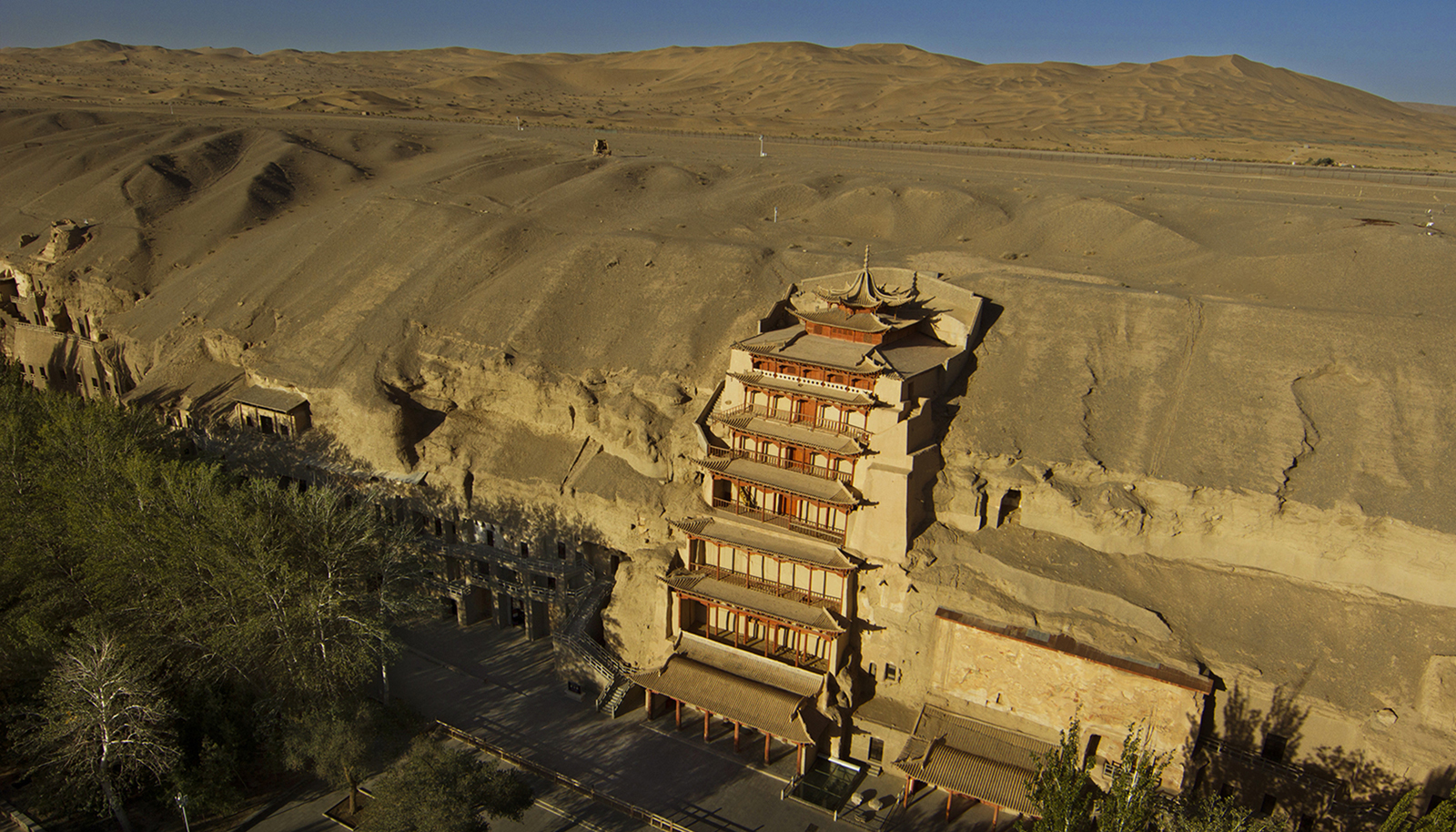 丝路明珠，甘肃，丝绸之路的璀璨瑰宝